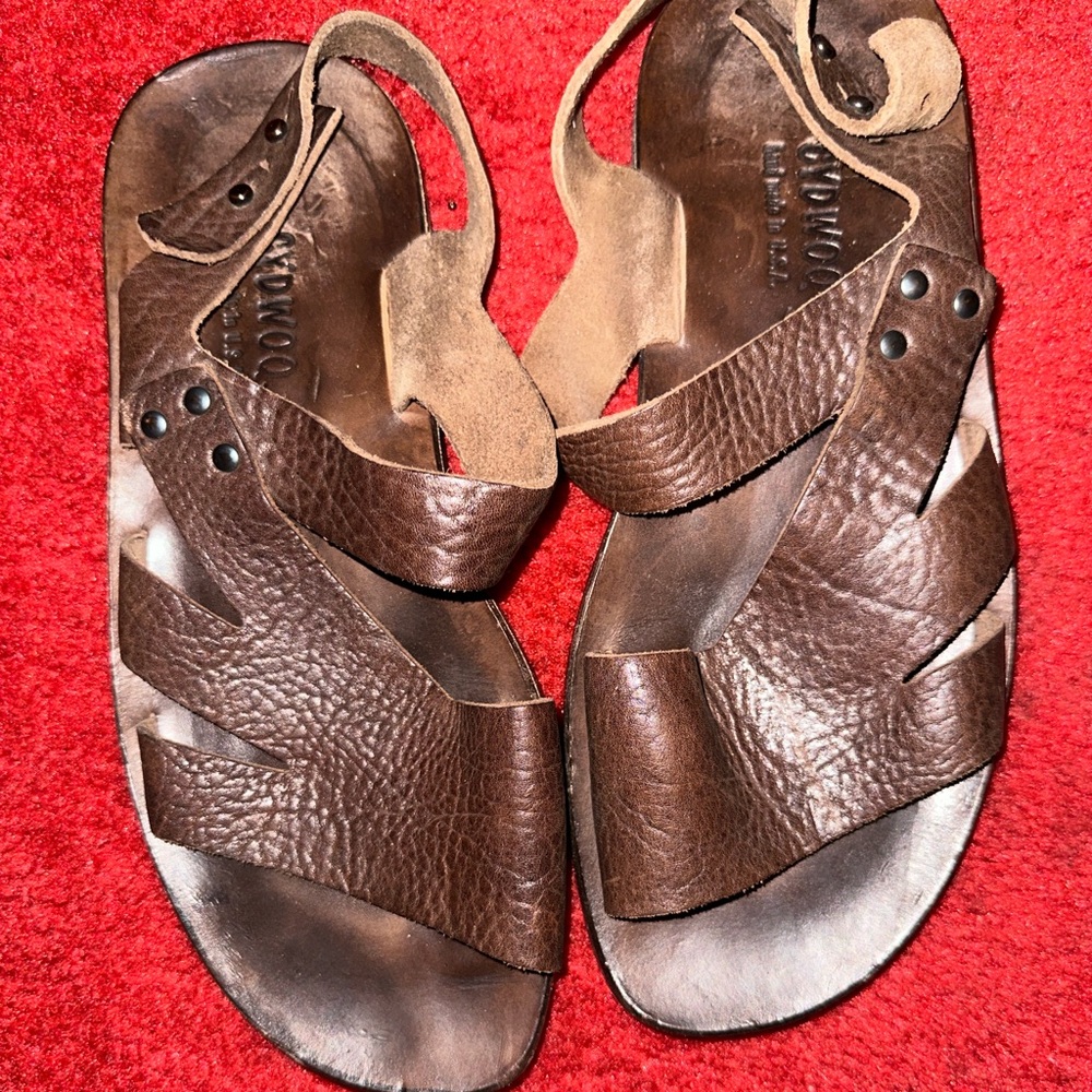 Hornet sandals